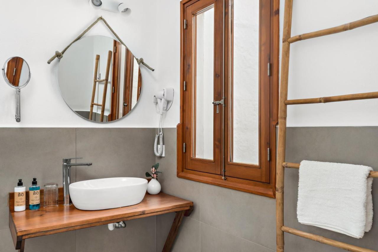 סיוטאדלה Hotel Boutique Ses 5 Claus מראה חיצוני תמונה